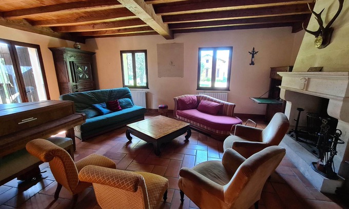Lalinde House | Large gite with tennis court and swimming pool