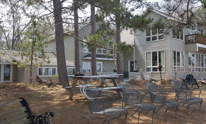 Big Bay House | LARGE GROUP perfect for Family reunion, weddings, or just large families!