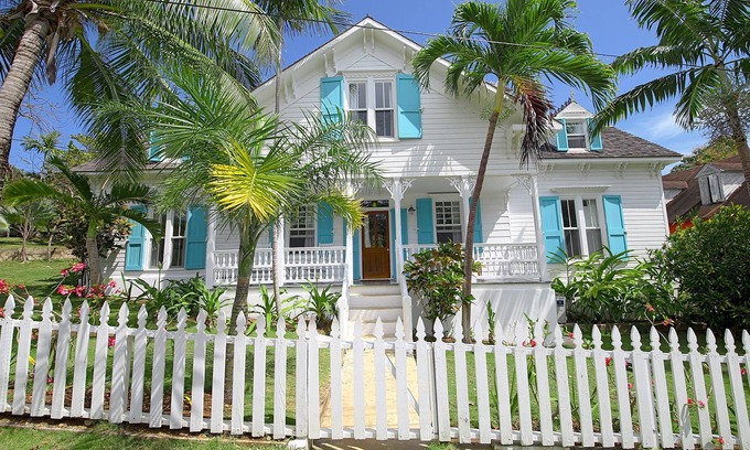 Governor's Harbour House | Large Hillside 4BR 4BA Estate Home, Great For Families!