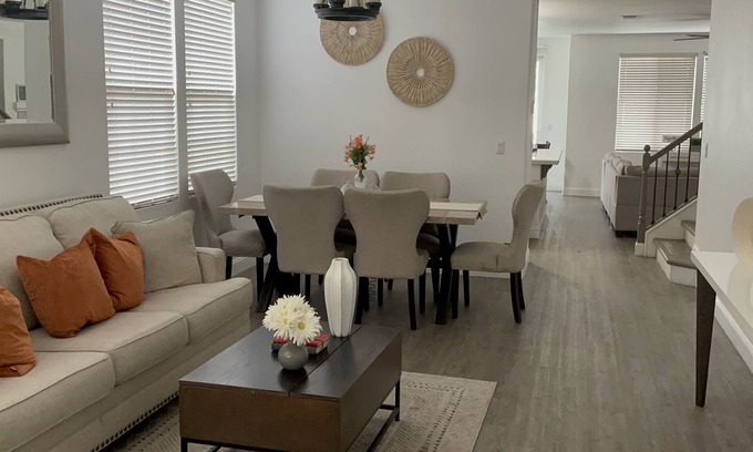 Linda House | Large home in Marysville 30 min from Sacramento aeropuert