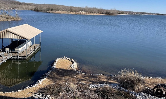 Horseshoe Bend House | Large Home on beautiful Crown Lake