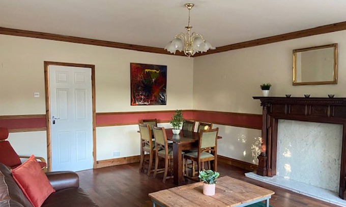 Bramcote House | LARGE HOUSE - CONTRACTORS - CLOSE TO M1