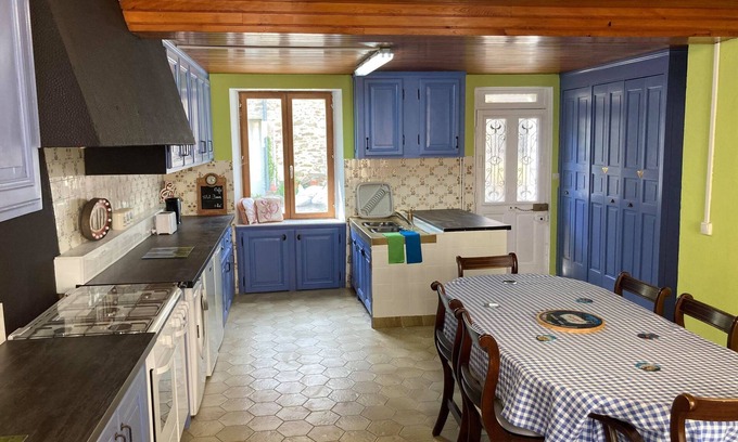 Lauriere House | Large House in Rural France near fishing lake