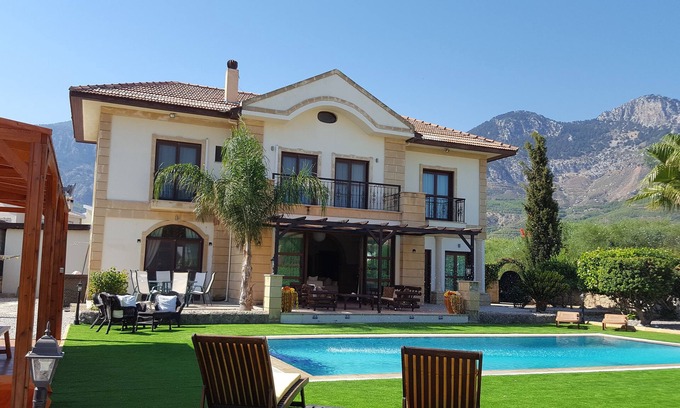 Kyrenia District Villa | Large Luxury 4 bedroom Villa With Private Swimming Pool In Lapta, North Cyprus.
