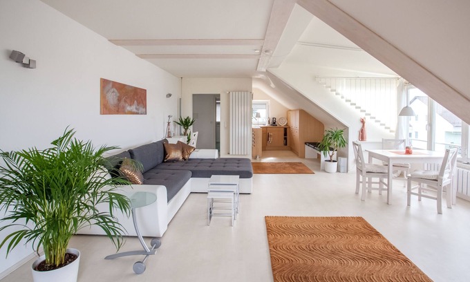 Niederzwehren Apartment | Large modern comfort apartment, 2 pers., Quiet location