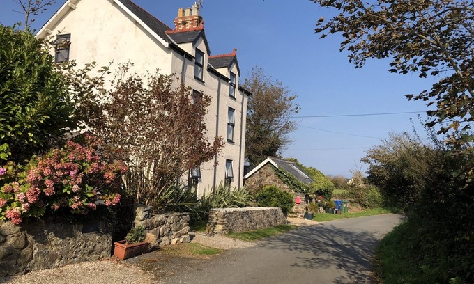 Abersoch House | Large Private Detached House And Games Room, Parking For Up to 5/6 Cars