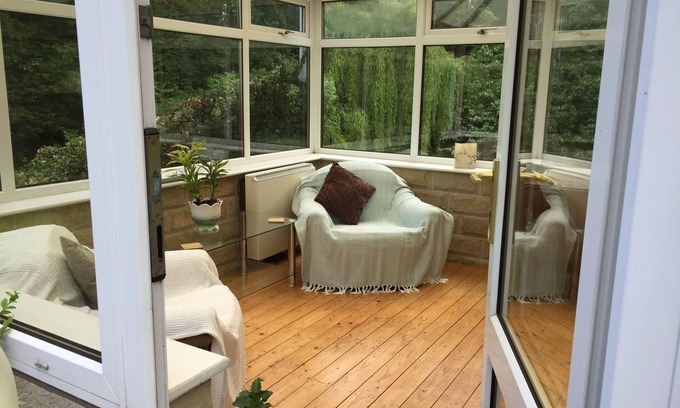 Chapeltown House | Large Self Contained Deluxe Property