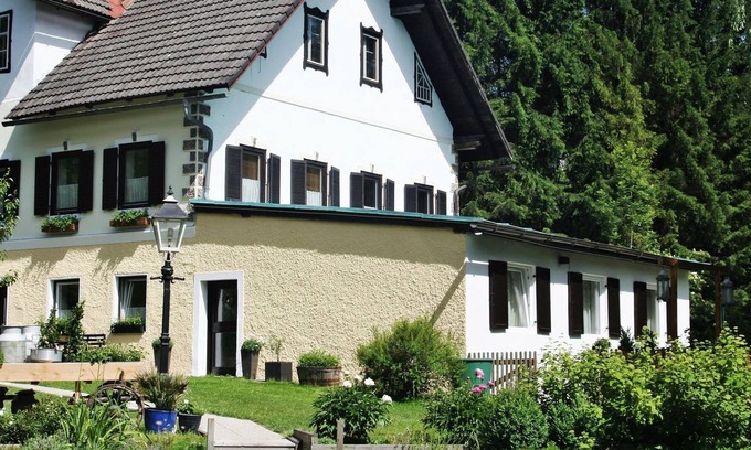 Gitschtal Apartment | Large semi-detached house between Lake Weissensee and Nassfeld ski area