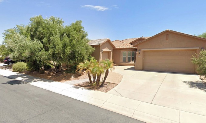Anthem at Merrill Ranch House | Large Single Story Home with Pool Table. Close to Golf and Green Spaces.