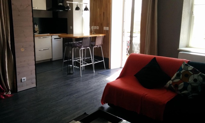 Le Bon Sauveur Apartment | Large sunny studio full of charm in the city center.