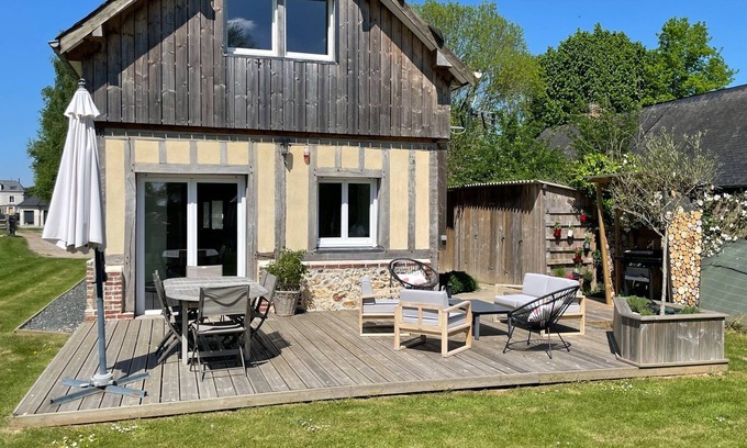 Boulleville Cottage | Large TERRACE Gîte, ALL COMFORT, Countryside NEAR HONFLEUR and BEACH