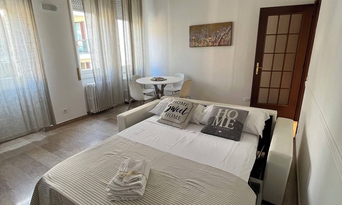 Musocco Apartment | Large two-room apartment in Milan