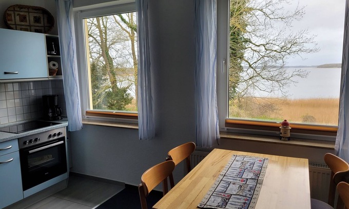 Sundhagen Apartment | Large vacation apartment 2 lake view - Gästehaus Niederhof - only 50 meters to the