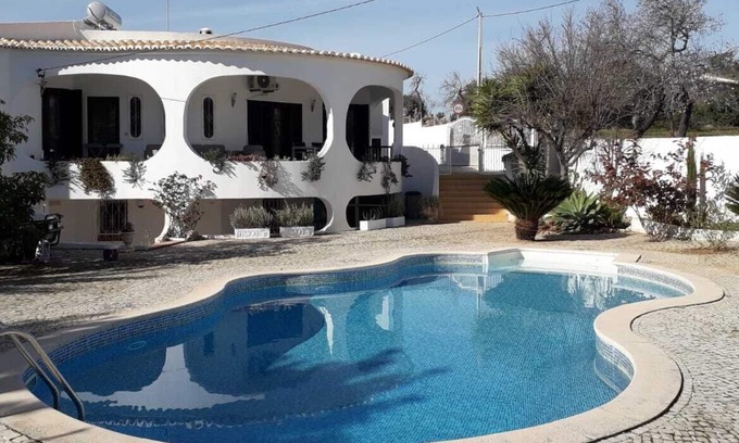 Cerro do Ouro Villa | Large villa 10km from the beaches