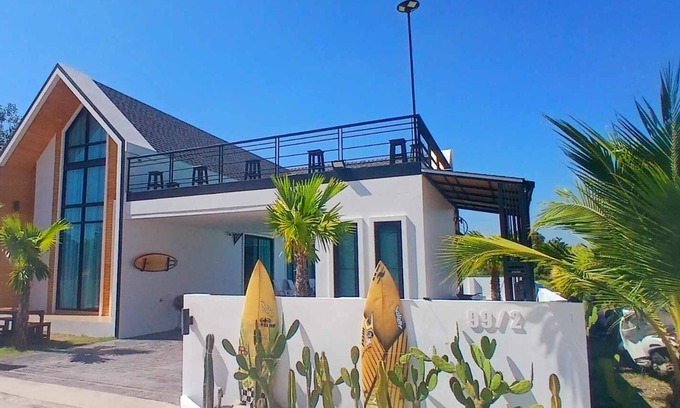 Rayong Villa | Large villa with private pool, 600m from Mae Rumphueng beach and near Koh Samet