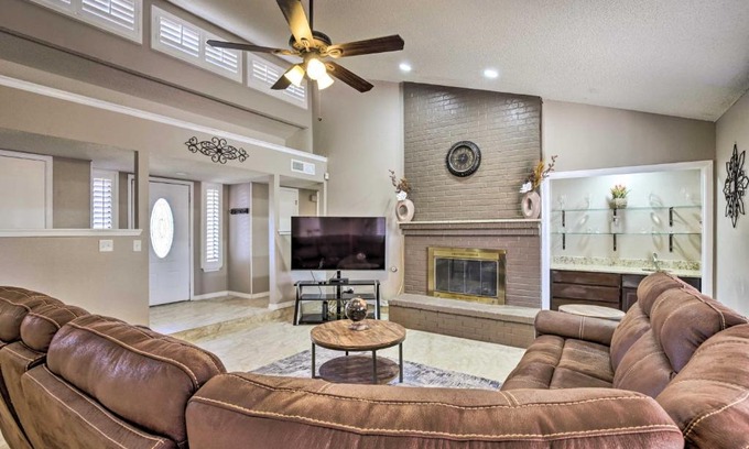 Biggs Field House | Large Yard Family-Friendly El Paso Rental Home