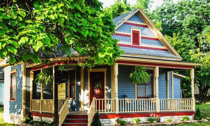 Cottonwood Falls House | Lark Song- sleeps six
