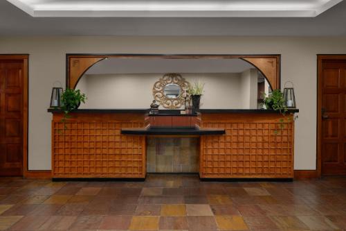The East Side Hotel | Larkspur Landing Extended Stay Suites South San Francisco