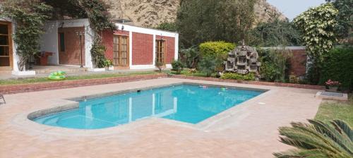 Pachacamac House | Las buganvilias