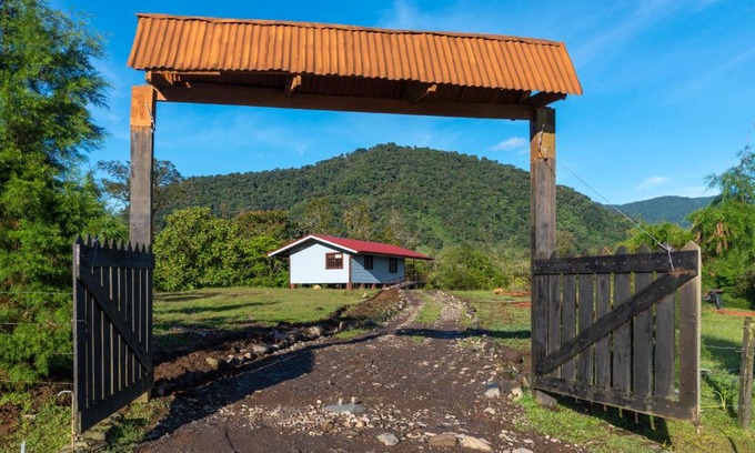 Toro Amarillo Cabin | Las Calas Lodge