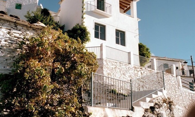 Mairena House | Las Chimeneas