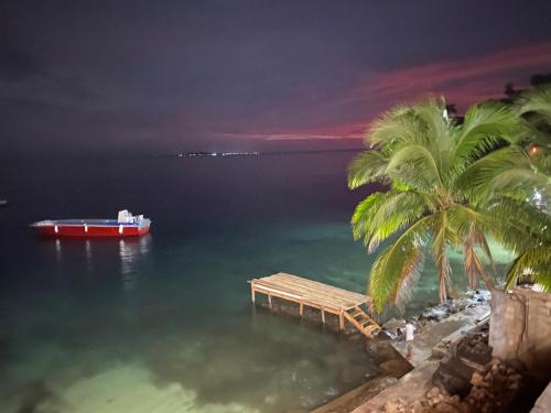 Little Corn Island Bed & Breakfast | Las Palmeras OceanView Hotel and Dive Center