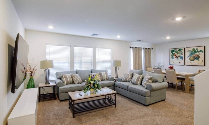 Arden House | Las Vegas Warm Family Home Stay 3 Bedroom