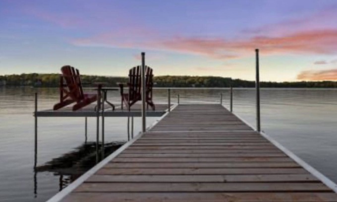 Lac-Brome Ski Chalet | LAST MINUTE, 14:00! Nauticski Lac Brome, Knowlton *Ski Bromont/Sutton/Orford/O-H