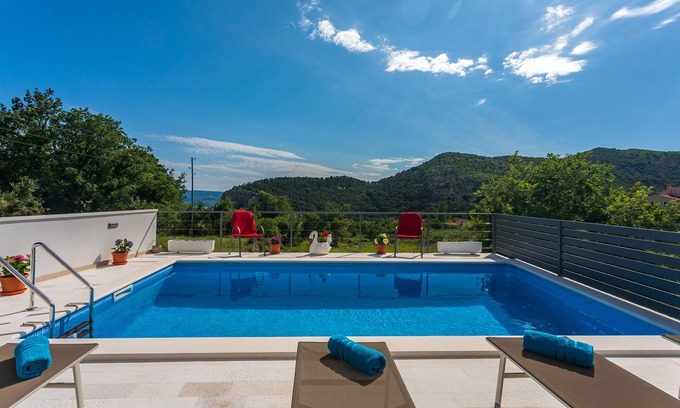 Gata House | LAST MINUTE Farmer's houses for 8 persons with big nice pool