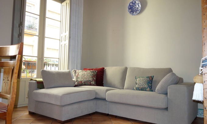 Perchel Sur Apartment | LAST MINUTE OFFER, Cozy apartment for exploring on foot Malaga Historical Centre