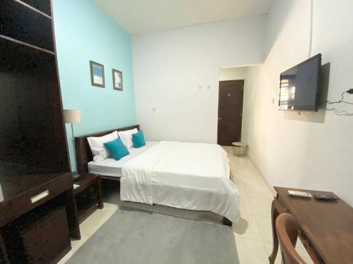 Gatot Subroto Apartment | LaTunjung House