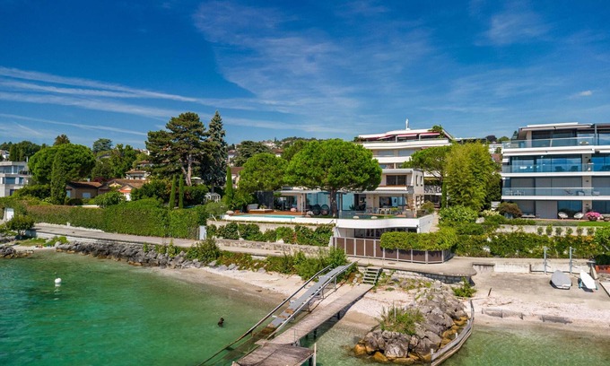 Pully Villa | Lausanne area Luxurious 4-Bedroom Villa on the Lake