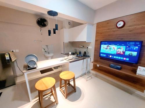 Nedumbassery Apartment | Lavender Airport Suite