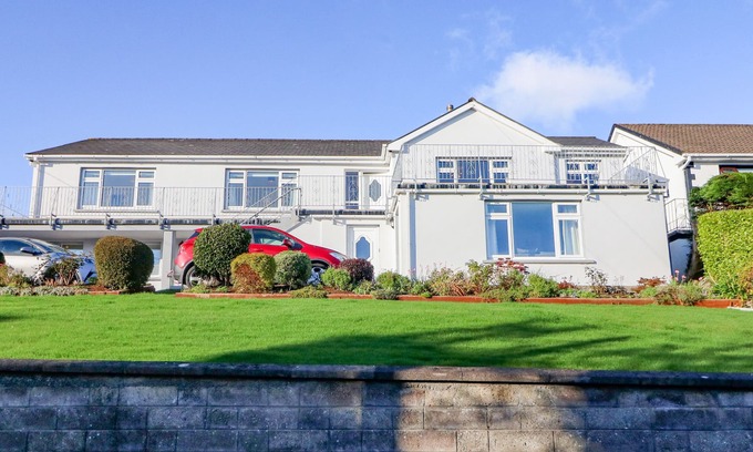 Cametringane Cottage | LAVENDER COTTAGE, family friendly in Castletownbere, County Cork
