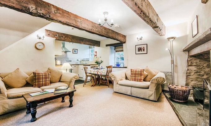 Boncath Cottage | Lavender Cottage - a cosy cottage for two (+ cot) with exceptional leisure facilities