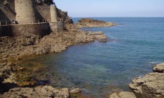Dinard House | LAVENDER Cottage in DINARD facing St-MALO, scented GARDEN, 2 steps BEACH, shops