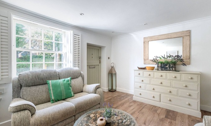 North Creake House | Lavender Cottage - Two Bedroom House, Sleeps 3