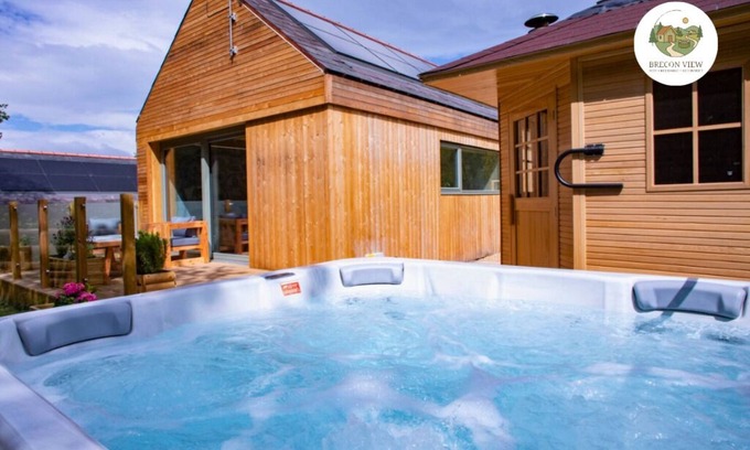 Ammanford Cabin | Lavender Lodge for 2 Hot Tub + Sauna
