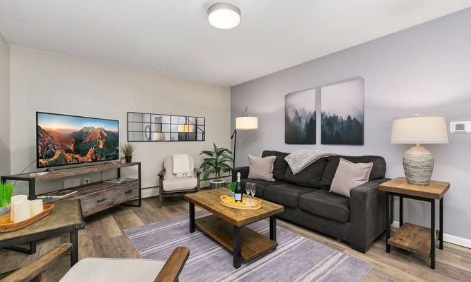 Old Town Condo | Lavender Suite | Relaxed, Walkable Old Town Stay