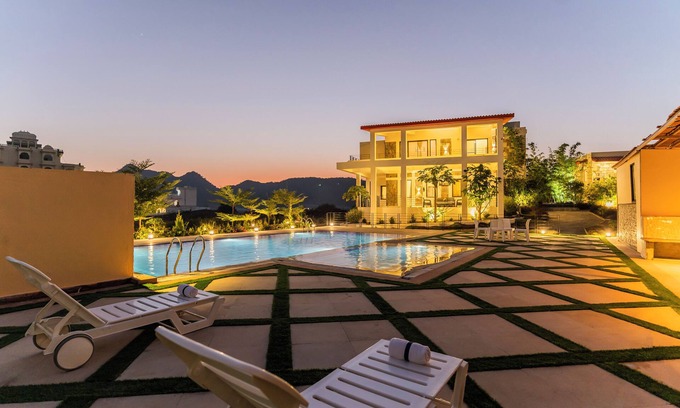 Udaipur District Villa | Lavish 5BHK Villa with Grand Garden, Private Pool & Elite Amenities