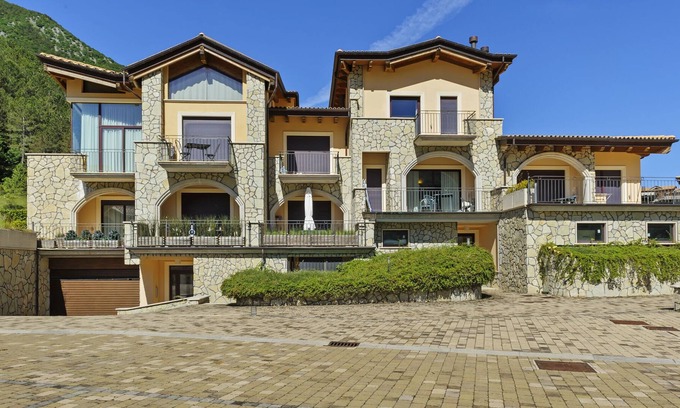 Scanno House | Lavish Holiday Home in Scanno near Lago di Scanno