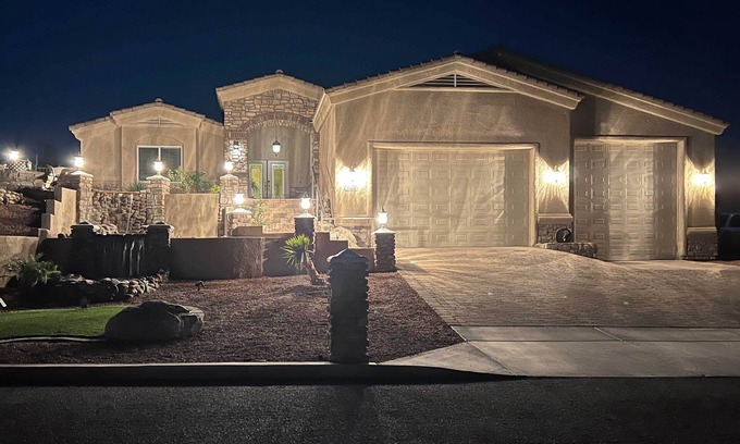 Lake Havasu City House | Lavish Lake Havasu Home w/Pool + Hot Tub!