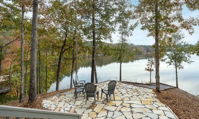 Sylacauga House | Lay Lake Cabin @ Piney Point on Peckerwood Creek!