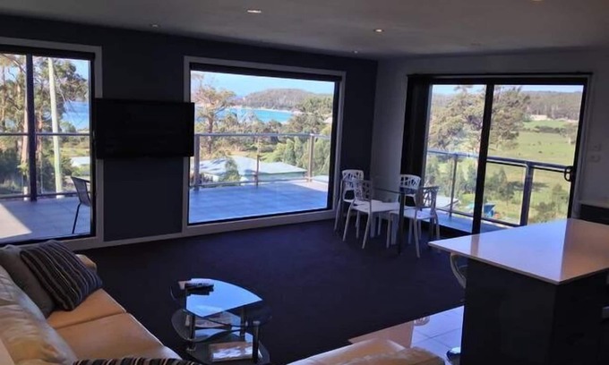 Eaglehawk Neck House | Lazy Days Beach House
