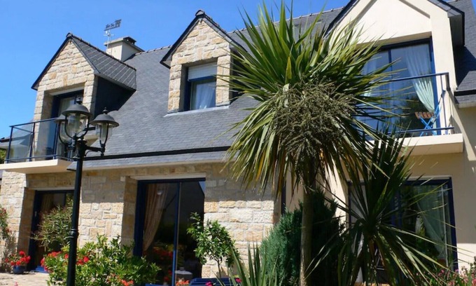 Baden Apartment | Le BLEU DES ILES* Air-conditioned on the Gulf of Morbihan, quiet charm comfort garden