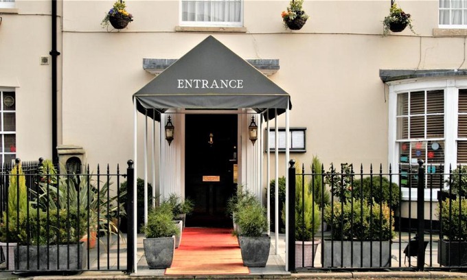 Heybridge Hotel | Le Bouchon Brasserie & Hotel