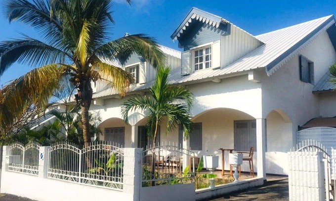 Plateau-Caillou House | Le Caillou Blanc