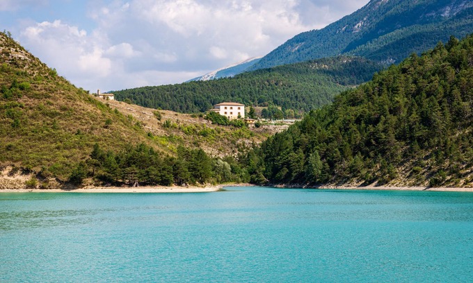 Saint-Andre-les-Alpes House | Le Château de Méouilles, un Lieu Haut de Gamme où Séjourner en Toutes Saisons