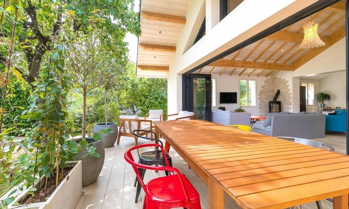 Maladiere Apartment | Le Chateaubriand belle maison dans un écrin de verdure