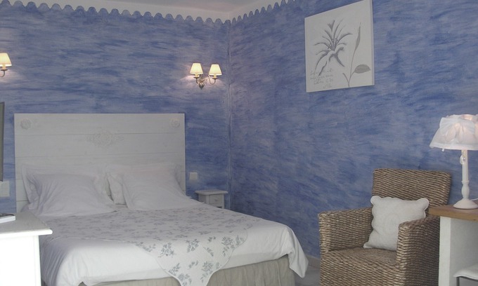 Lacoste Bed & Breakfast | Le Clos des Lavandes- air conditionned Charme double Luberon-Terrasse-Lacoste